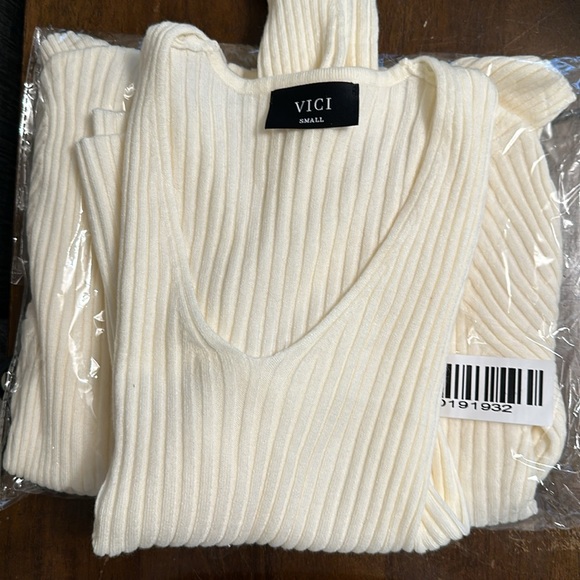Ribbed White Long Sleeve Top - Picture 5 of 5